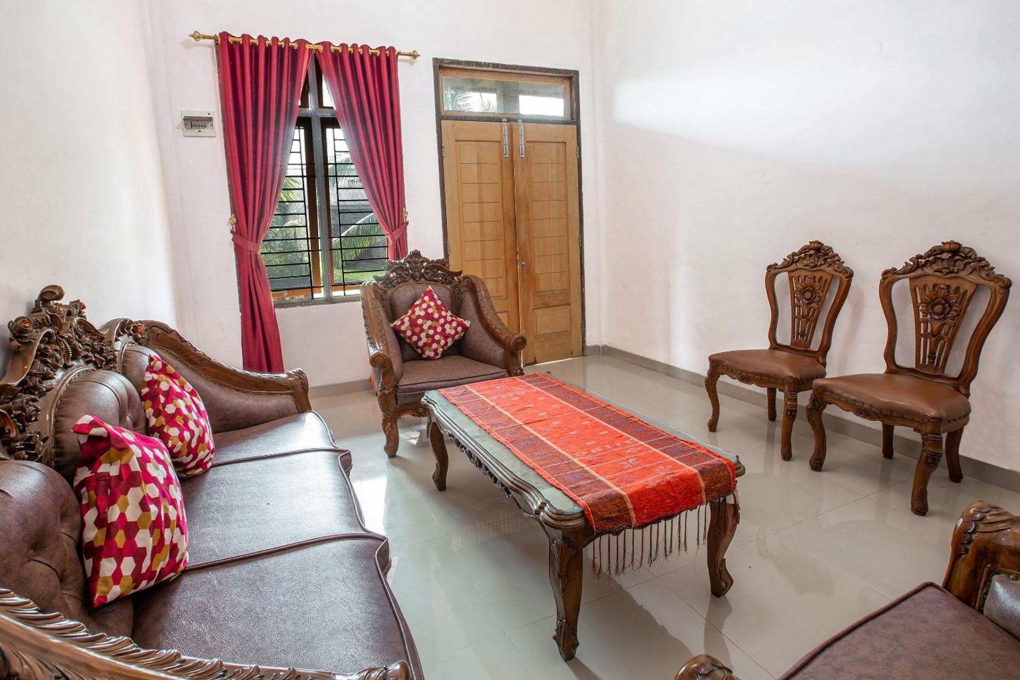 Oyo 92587 Homestay Romauli Kampung Radja Jambi Εξωτερικό φωτογραφία
