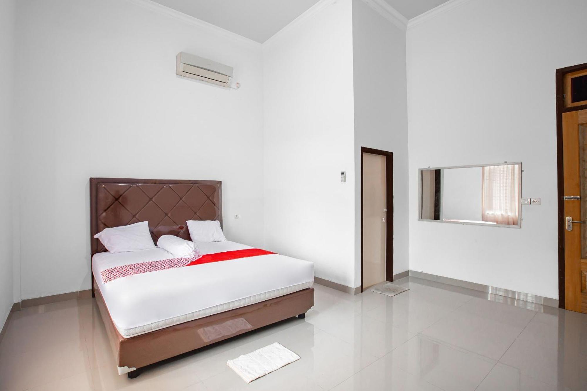 Oyo 92587 Homestay Romauli Kampung Radja Jambi Εξωτερικό φωτογραφία